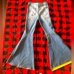 Chelsea & Violet high rise, flare jeans Size 27